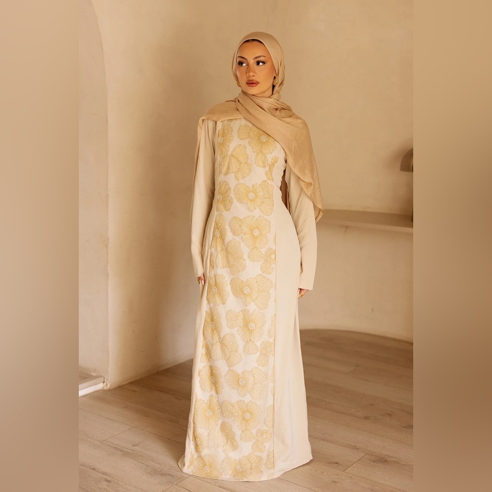 LameeraModa Warda Floral Lace Dress - Beige